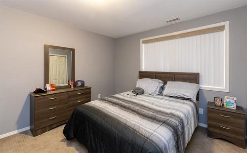 1350 13 Avenue, Salmon Arm, BC - Indoor Photo Showing Bedroom