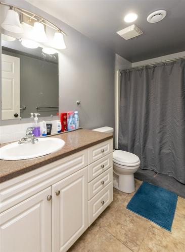 1350 13 Avenue, Salmon Arm, BC - Indoor Photo Showing Bathroom