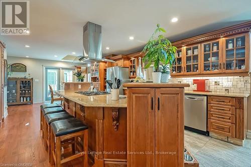 6 Turtle Lake Drive, Halton Hills (1049 - Rural Halton Hills), ON - Indoor Photo Showing Kitchen