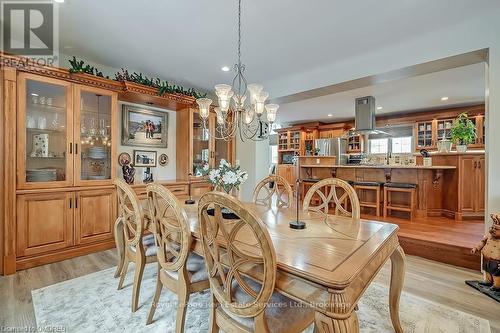 6 Turtle Lake Drive, Halton Hills (1049 - Rural Halton Hills), ON - Indoor Photo Showing Dining Room