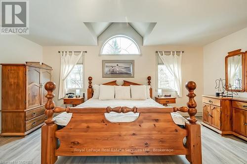 6 Turtle Lake Drive, Halton Hills (1049 - Rural Halton Hills), ON - Indoor Photo Showing Bedroom