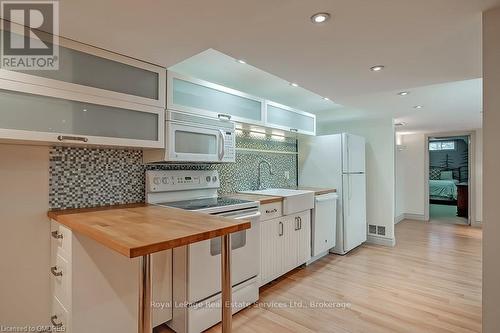 6 Turtle Lake Drive, Halton Hills (1049 - Rural Halton Hills), ON - Indoor Photo Showing Kitchen