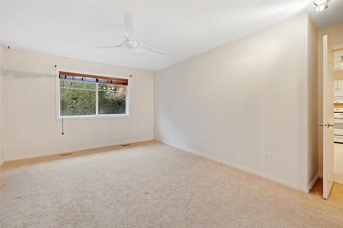 112-1330 Ridgeway Drive, Kelowna, BC - Indoor Photo Showing Other Room