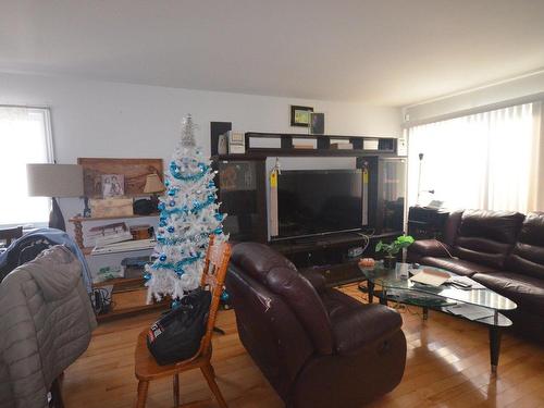 Living room - 1813  - 1817 Rue Dollard, Longueuil (Le Vieux-Longueuil), QC - Indoor Photo Showing Living Room