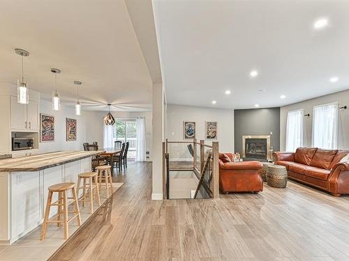 Living room - 2070 Rue Wilfrid, Val-David, QC - Indoor With Fireplace