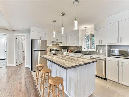 Kitchen - 2070 Rue Wilfrid, Val-David, QC - Indoor Photo Showing Kitchen With Upgraded Kitchen