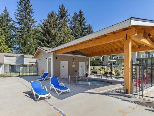 76-1135 Resort Dr, Parksville, BC - Outdoor With In Ground Pool