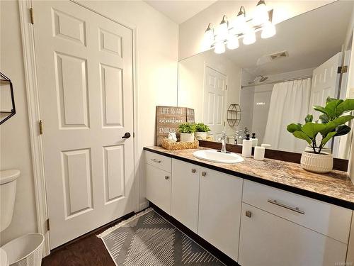 103-3156 Island Hwy West, Qualicum Beach, BC - Indoor Photo Showing Bathroom