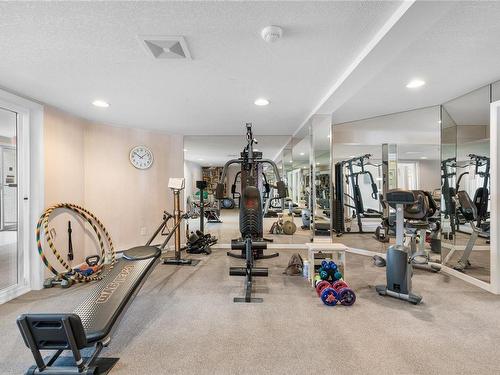 103-3156 Island Hwy West, Qualicum Beach, BC - Indoor Photo Showing Gym Room