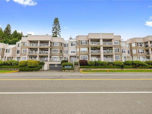 103-3156 Island Hwy West, Qualicum Beach, BC - Outdoor With Facade