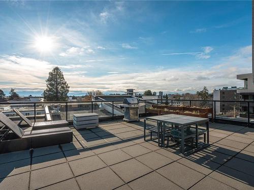 203-1121 Fort St, Victoria, BC - Outdoor With View