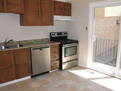 Main-830 Centre St N, Whitby, ON - Indoor Photo Showing Kitchen With Double Sink