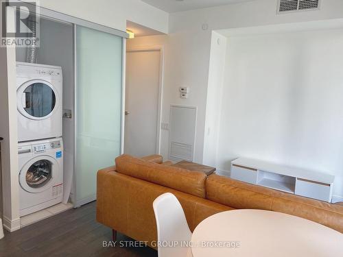 1210 - 42 Charles Street E, Toronto, ON - Indoor Photo Showing Laundry Room