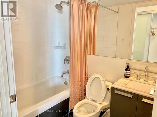 1210 - 42 Charles Street E, Toronto, ON - Indoor Photo Showing Bathroom