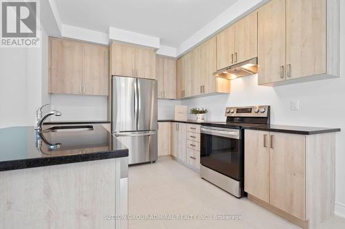 22 Autumn Drive, Wasaga Beach, ON - Indoor Photo Showing Kitchen With Stainless Steel Kitchen