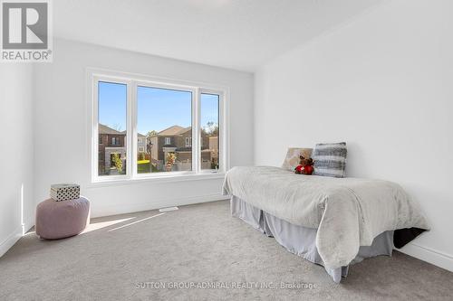 22 Autumn Drive, Wasaga Beach, ON - Indoor Photo Showing Bedroom