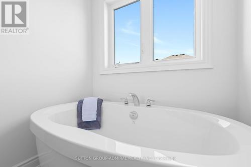 22 Autumn Drive, Wasaga Beach, ON - Indoor Photo Showing Bathroom