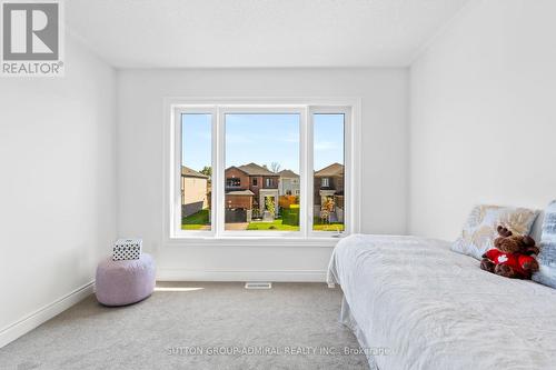 22 Autumn Drive, Wasaga Beach, ON - Indoor Photo Showing Bedroom