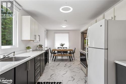 1324 Carroll Road, Dysart Et Al, ON - Indoor Photo Showing Kitchen