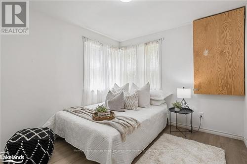 1324 Carroll Road, Dysart Et Al, ON - Indoor Photo Showing Bedroom