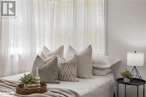 1324 Carroll Road, Dysart Et Al, ON - Indoor Photo Showing Bedroom