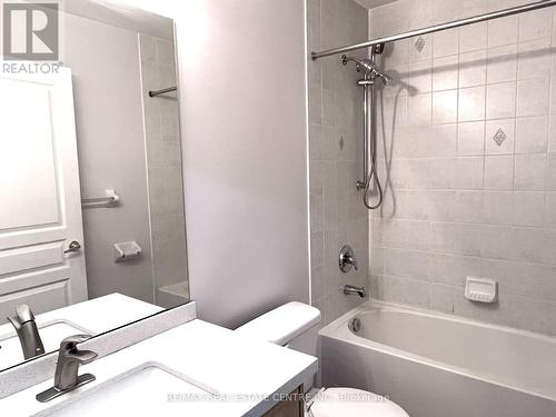 5468 Fudge Terrace, Mississauga, ON - Indoor Photo Showing Bathroom