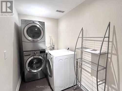 5468 Fudge Terrace, Mississauga, ON - Indoor Photo Showing Laundry Room