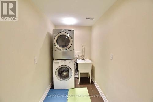 5468 Fudge Terrace, Mississauga, ON - Indoor Photo Showing Laundry Room