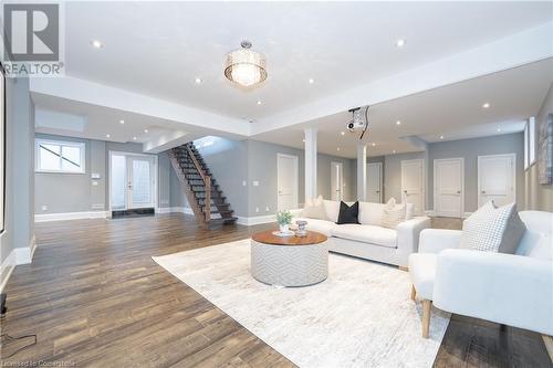 430 Stanfield Drive, Oakville, ON - Indoor Photo Showing Living Room