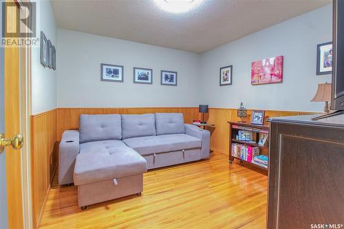 2325 Clarence Avenue S, Saskatoon, SK - Indoor