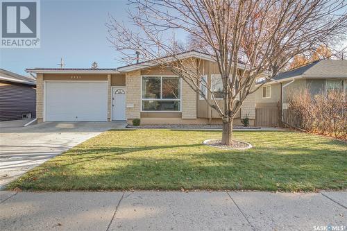 2325 Clarence Avenue S, Saskatoon, SK - Outdoor