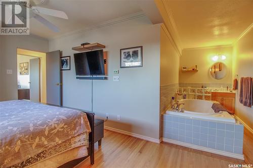 2325 Clarence Avenue S, Saskatoon, SK - Indoor Photo Showing Bedroom