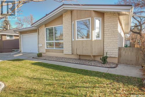 2325 Clarence Avenue S, Saskatoon, SK - Outdoor With Exterior