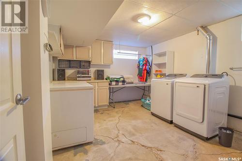 2325 Clarence Avenue S, Saskatoon, SK - Indoor Photo Showing Laundry Room