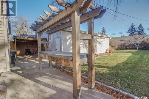 2325 Clarence Avenue S, Saskatoon, SK - Outdoor