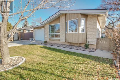 2325 Clarence Avenue S, Saskatoon, SK - Outdoor