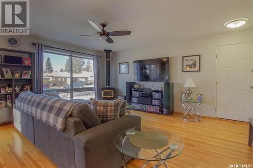 2325 Clarence Avenue S, Saskatoon, SK - Indoor Photo Showing Living Room