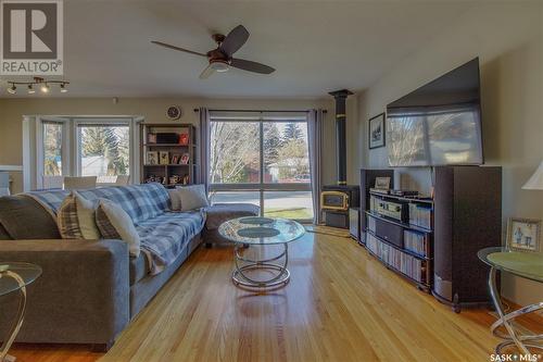 2325 Clarence Avenue S, Saskatoon, SK - Indoor Photo Showing Living Room