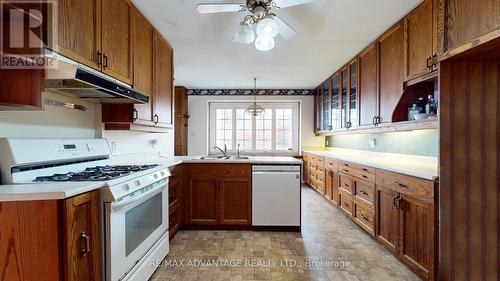 192 Elmwood Avenue E, London, ON - Indoor Photo Showing Kitchen With Double Sink