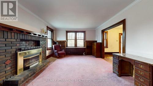 192 Elmwood Avenue E, London, ON - Indoor With Fireplace