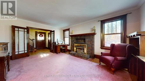 192 Elmwood Avenue E, London, ON - Indoor With Fireplace