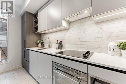 312 - 55 Mercer Street, Toronto, ON - Indoor Photo Showing Kitchen