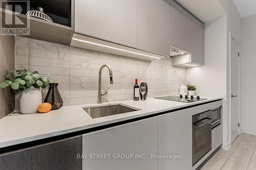 312 - 55 Mercer Street, Toronto, ON - Indoor Photo Showing Kitchen