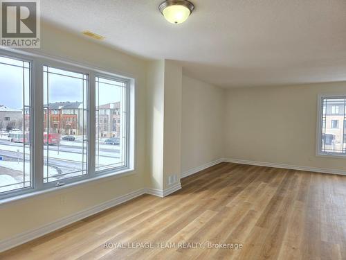 B - 592 Chapman Mills Drive, Ottawa, ON - Indoor Photo Showing Other Room