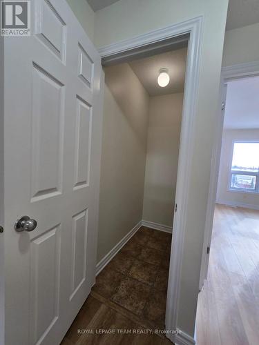 B - 592 Chapman Mills Drive, Ottawa, ON - Indoor Photo Showing Other Room