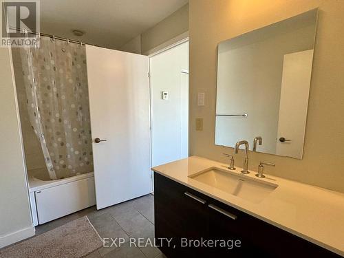 724 - 349 Mcleod Street, Ottawa, ON - Indoor Photo Showing Bathroom