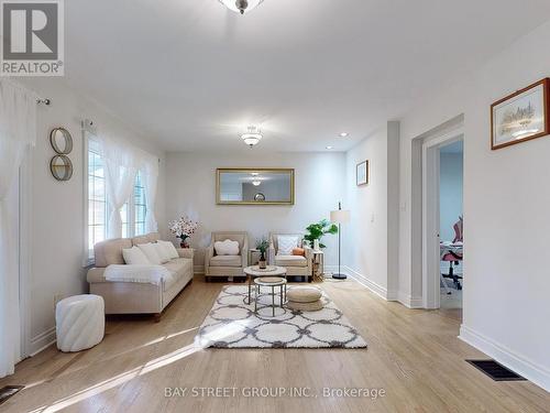 45 Enfield Avenue, Toronto, ON - Indoor Photo Showing Living Room