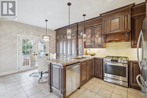 3 Silvermoon Avenue, Caledon, ON - Indoor Photo Showing Kitchen With Upgraded Kitchen