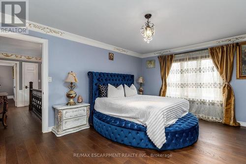 28 Stonegate Drive, Hamilton, ON - Indoor Photo Showing Bedroom