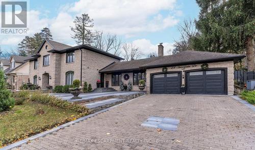 28 Stonegate Drive, Hamilton, ON - Outdoor With Facade